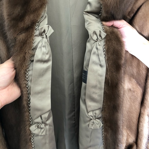 Mink Coat - Picture 8 of 16